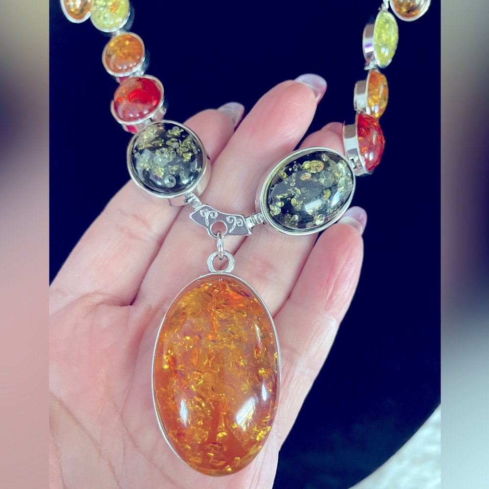 Gorgeous Faux Amber And Carnelian  Silver Necklace And Earrings Set